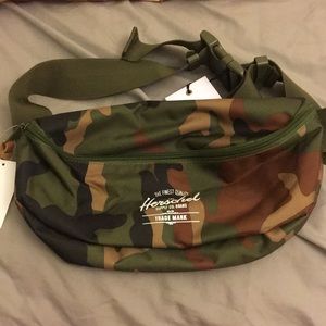Herschel Camo Fannypack